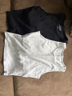 GOAT USA Women’s’ Tank Top 2-Pack — Black & White